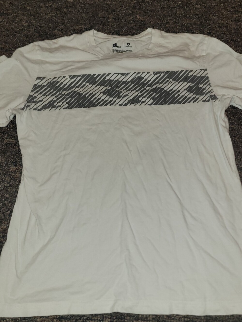 🔥🛑5/$20 Xersion White Short Sleeve Tee with Gray Graphic Chest Stripe